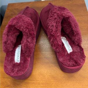 Shoe Dazzle Plush Wine Mules